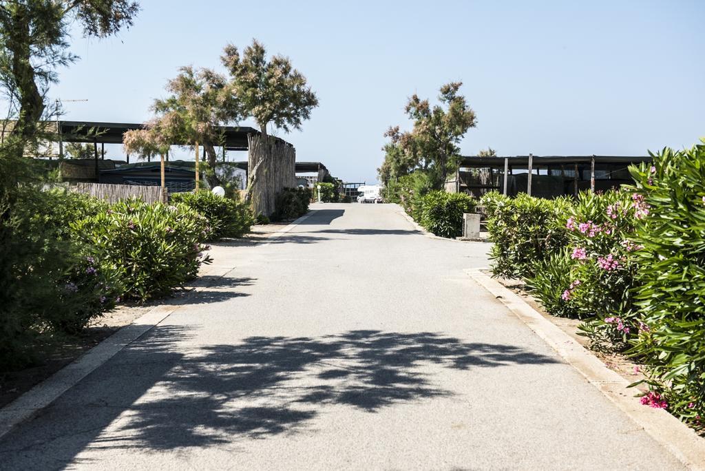 Rocca Dei Tramonti Hotel Punta Braccetto Exterior photo